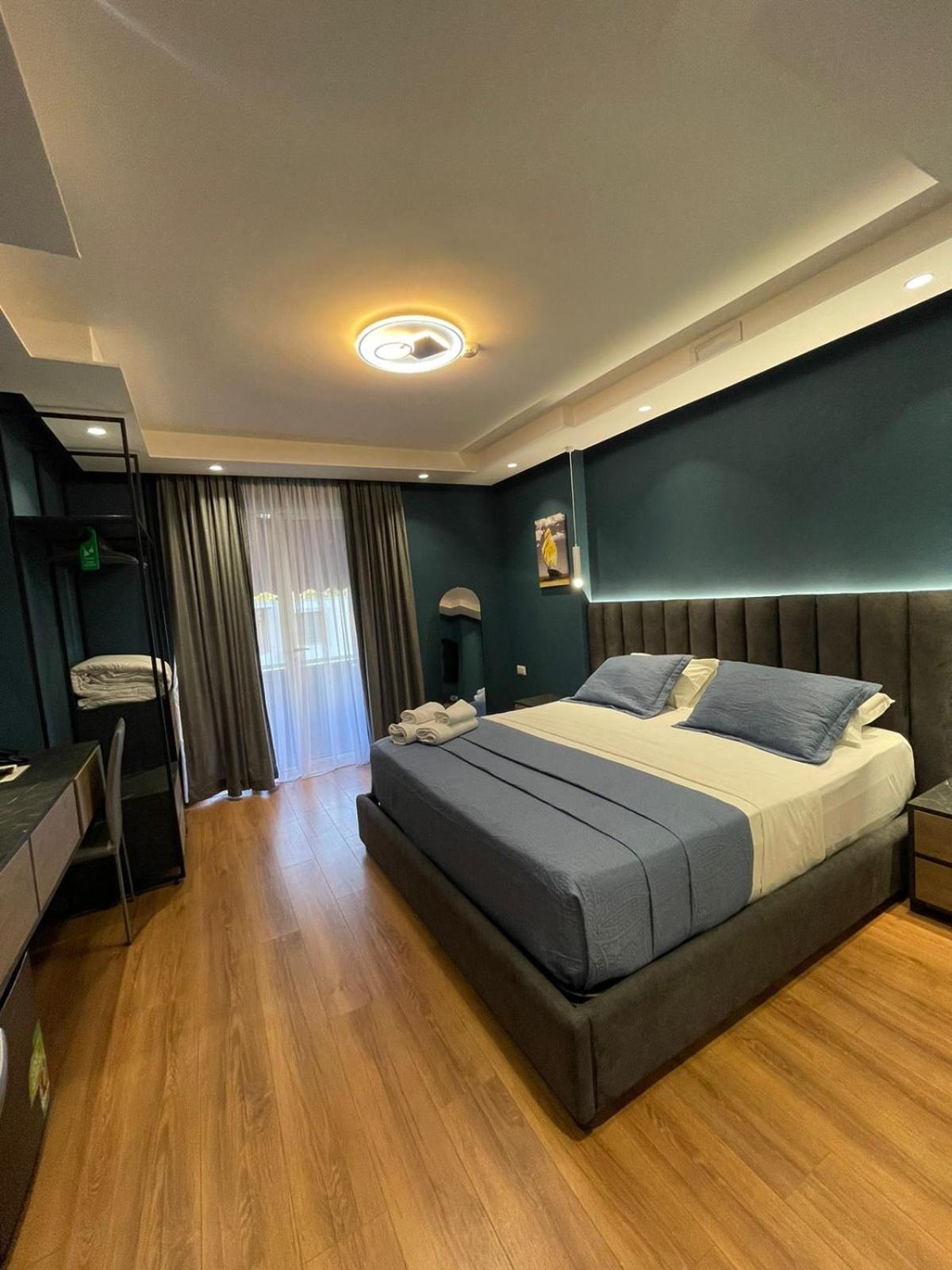 Peaky Hotel Durres Exterior photo