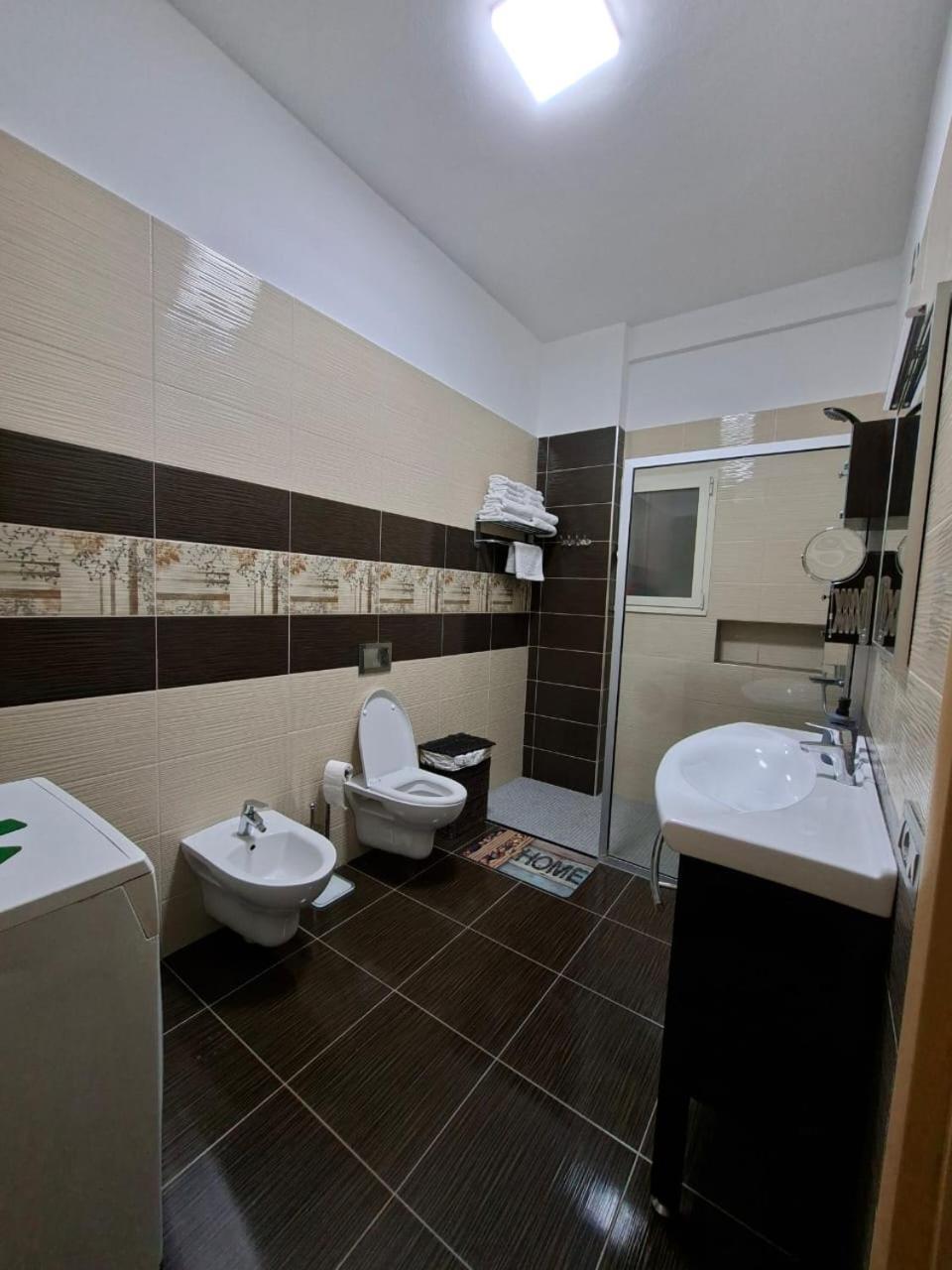 Peaky Hotel Durres Exterior photo